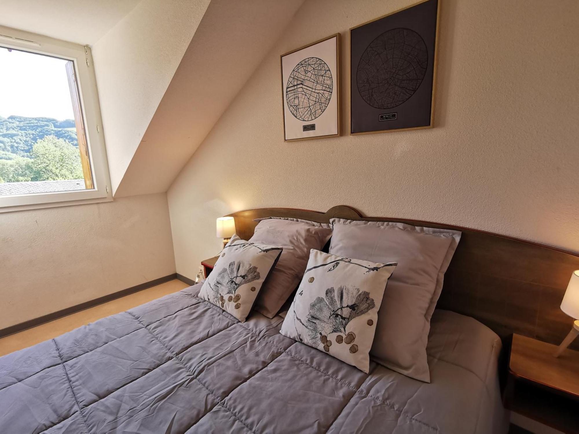 La Maison Bleue, Village Vacances, Piscine, Parking Saint-Geniez-dʼOlt Eksteriør bilde