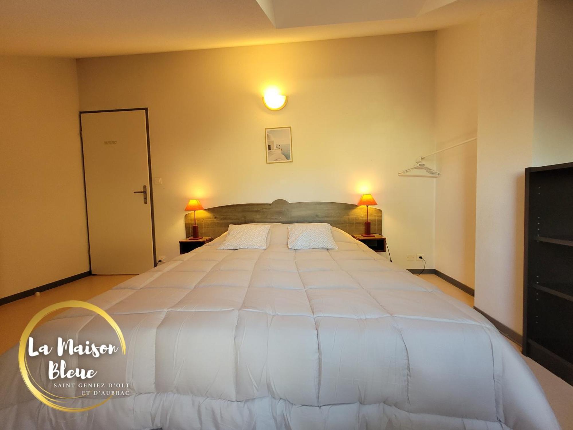La Maison Bleue, Village Vacances, Piscine, Parking Saint-Geniez-dʼOlt Eksteriør bilde