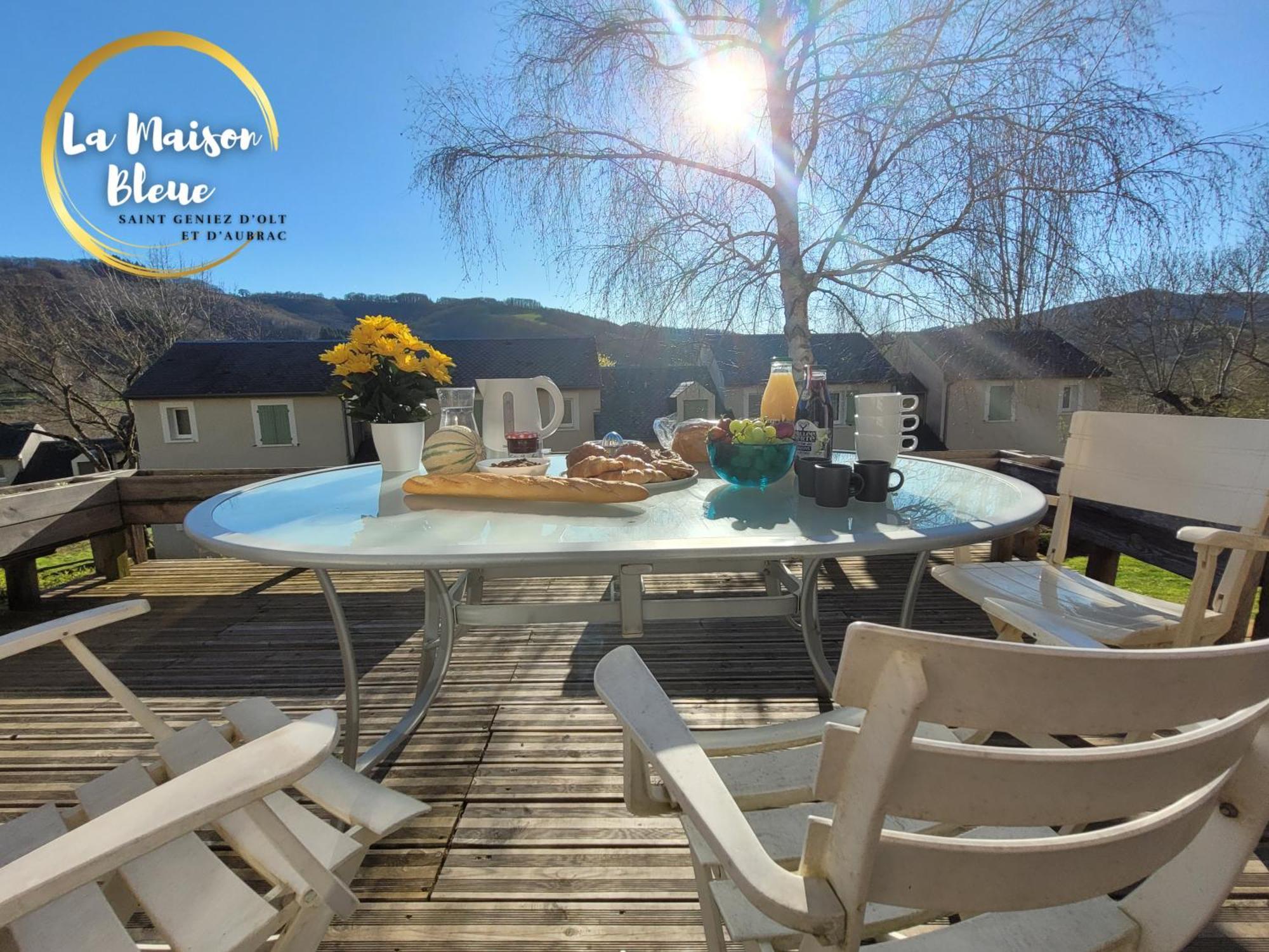 La Maison Bleue, Village Vacances, Piscine, Parking Saint-Geniez-dʼOlt Eksteriør bilde
