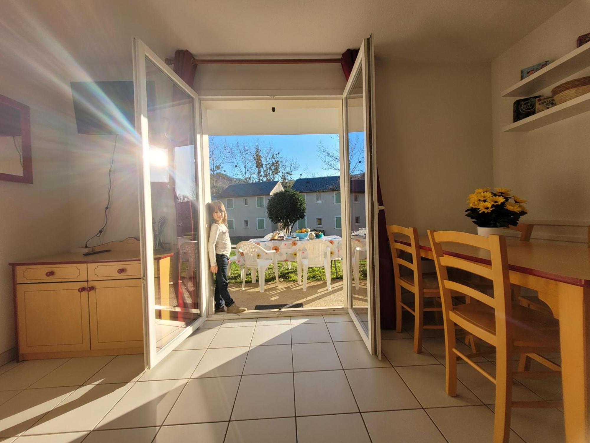 La Maison Bleue, Village Vacances, Piscine, Parking Saint-Geniez-dʼOlt Eksteriør bilde