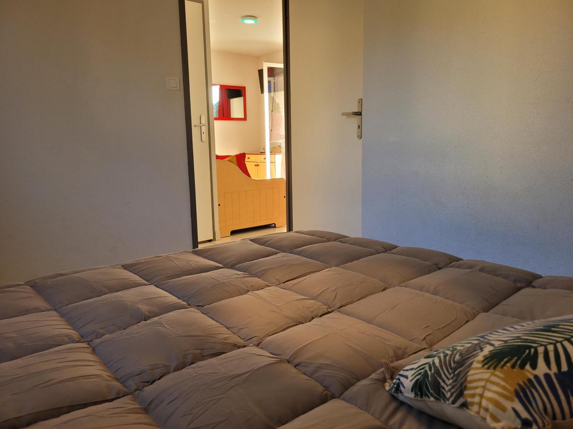 La Maison Bleue, Village Vacances, Piscine, Parking Saint-Geniez-dʼOlt Eksteriør bilde